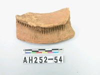 藏品(紅色細砂帶紋陶口緣)的圖片